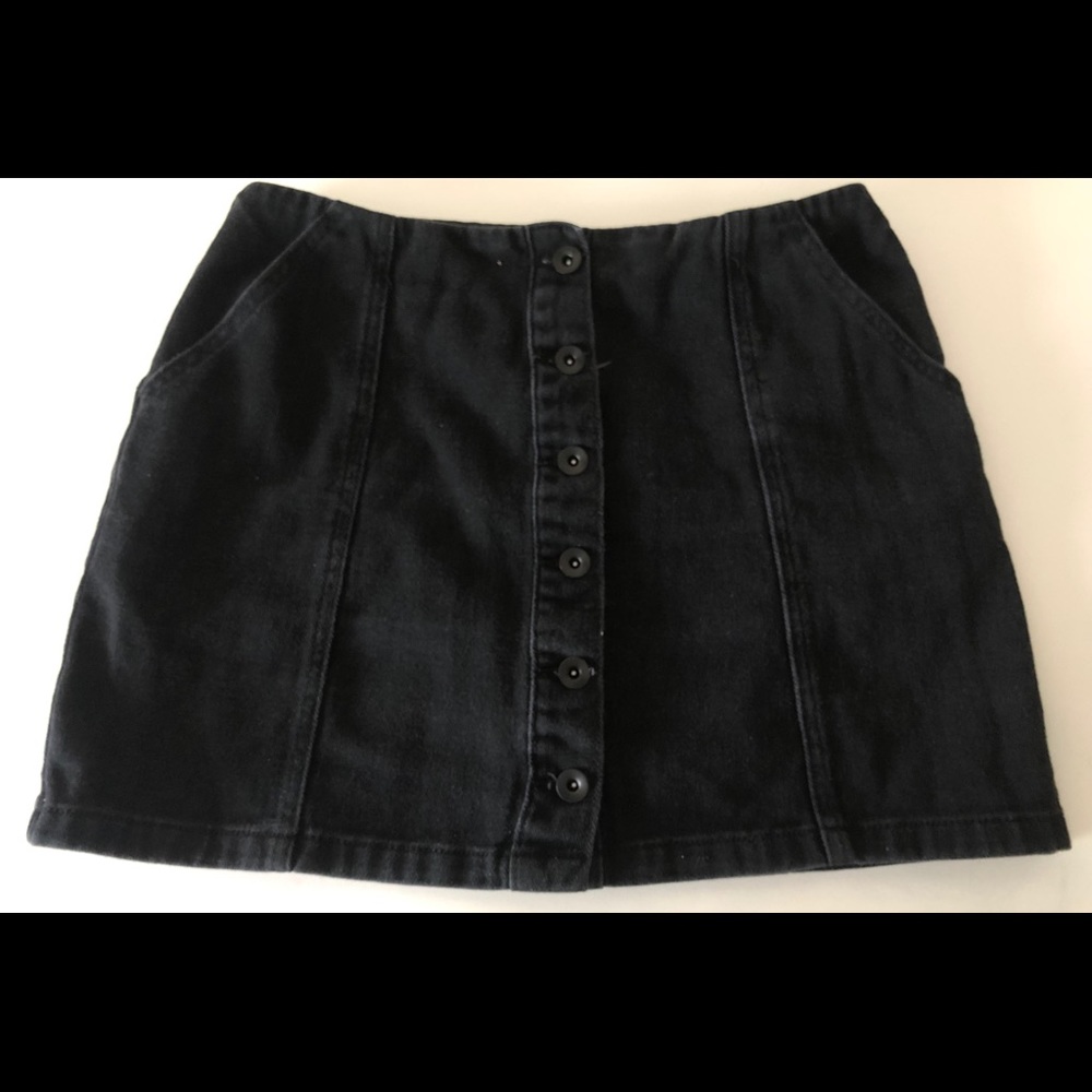 Forever 21 - Black Mini Skirt w/ Buttons & Pockets